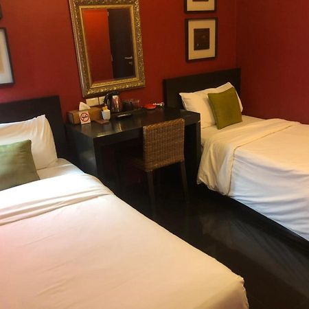 Lilu Chiang Mai Hotel Bagian luar foto