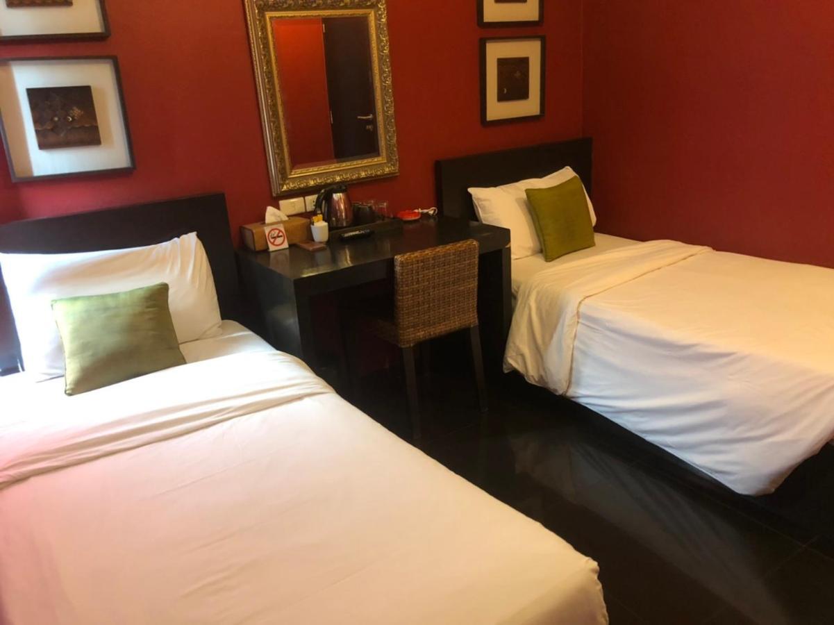 Lilu Chiang Mai Hotel Bagian luar foto
